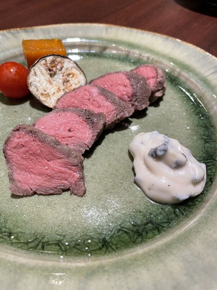三重ジビエ鹿肉のステーキ　養肝漬けソース